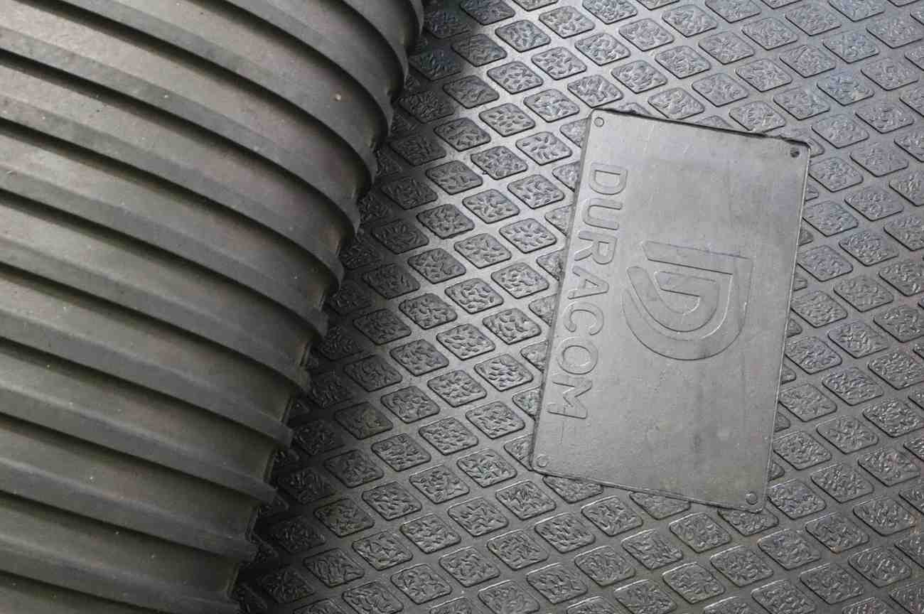 Duracom hexa rubber cow mat